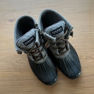 Woman’s Sperry Top-Rider Duck Boots with Quilted Top